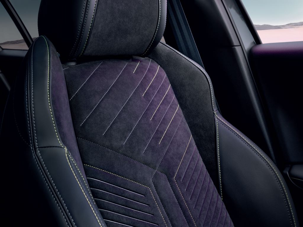 New PEUGEOT E-2008 new fabrics