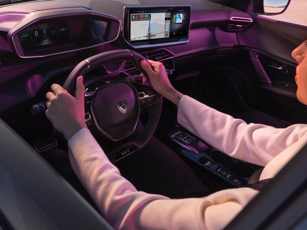 New PEUGEOT E-2008 driving aids