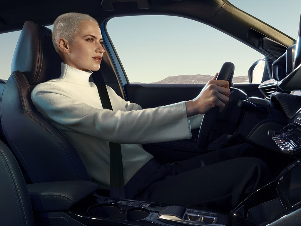 New PEUGEOT E-2008 driving aids