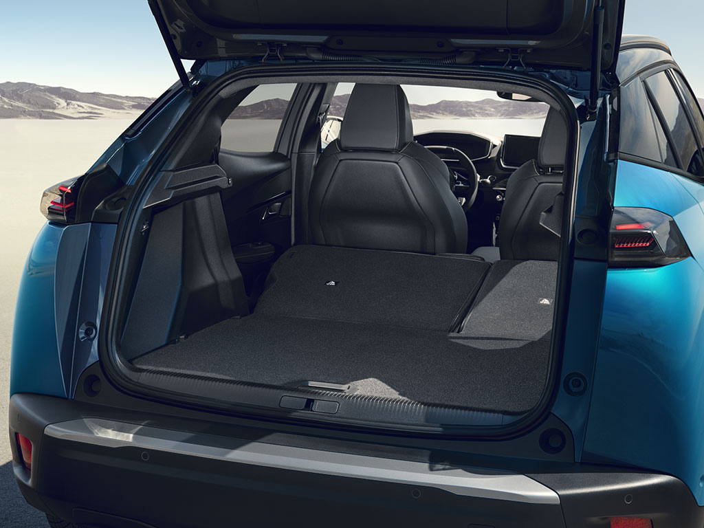 New PEUGEOT E-2008 modular double-level boot