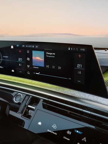 PEUGEOT i-Connect® Advanced Panorama-Touchscreen