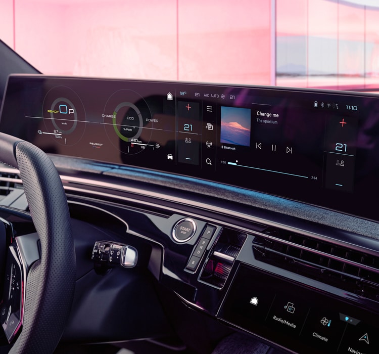 PEUGEOT i-Connect® Advanced panoramic touch screen