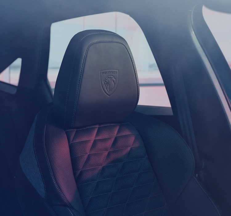 New PEUGEOT 3008 Hybrid with AGR warming seats