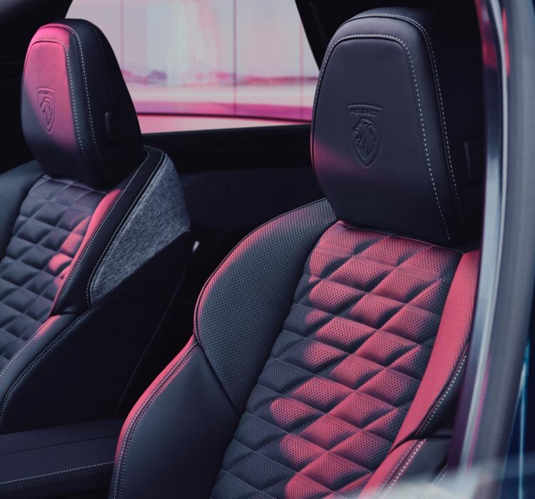 Der neue PEUGEOT E-3008 mit beheizbaren Massagesitzen