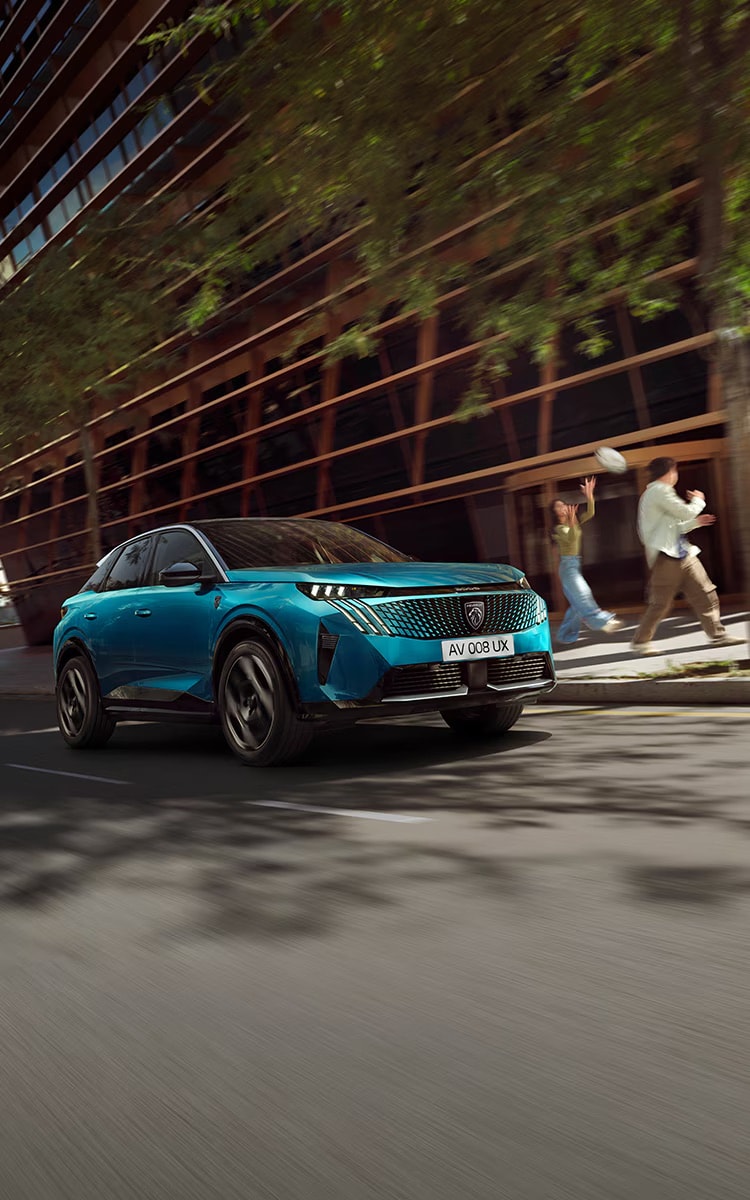 PEUGEOT 3008 Hybrid rear view