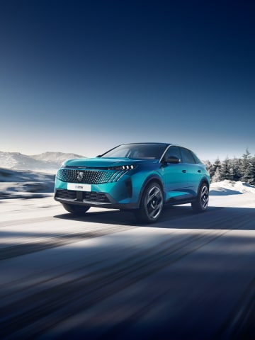 PEUGEOT E-3008 Dual Motor Launch Edition on the raoad