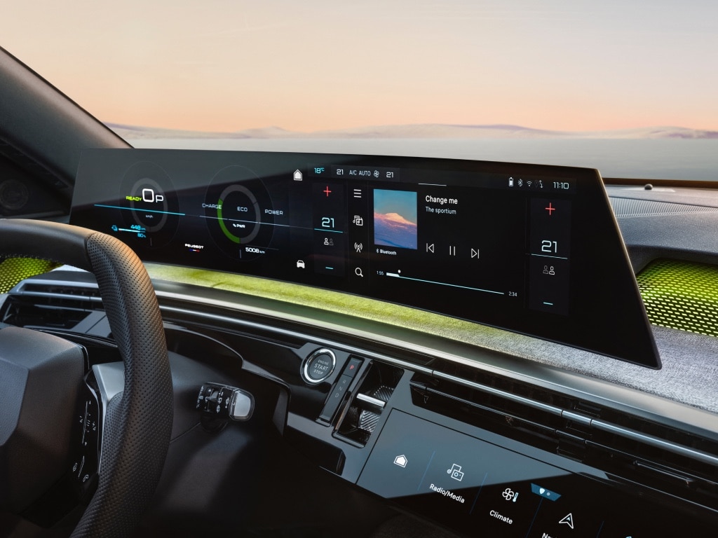 PEUGEOT i-Connect® Advanced Panorama-Touchscreen