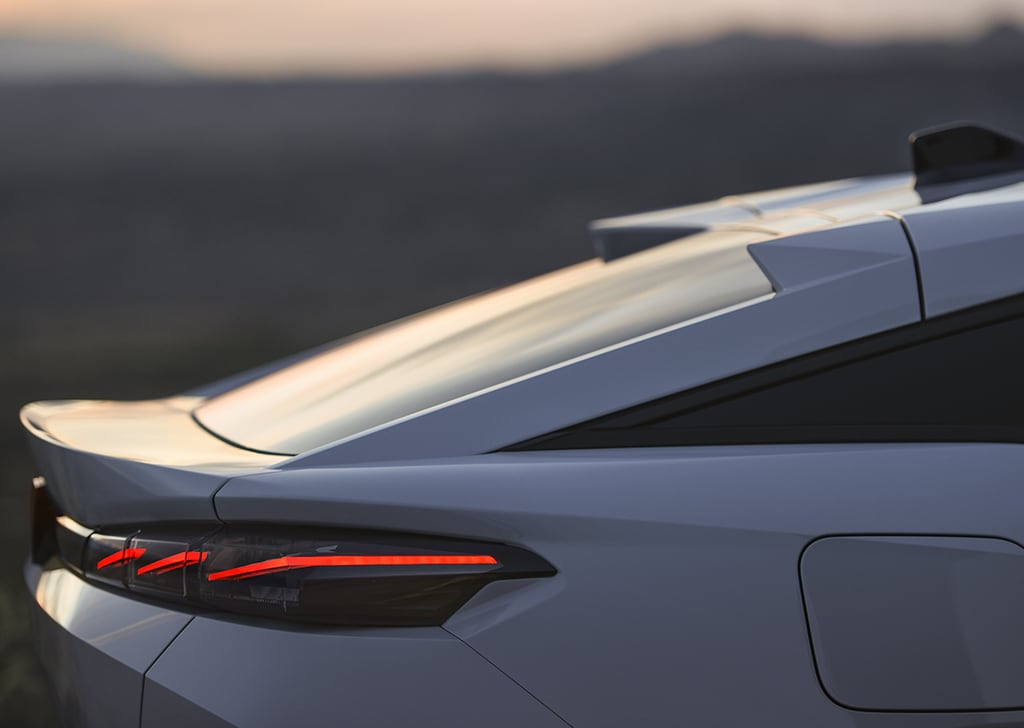 Der neue PEUGEOT E-408 Heckdesign