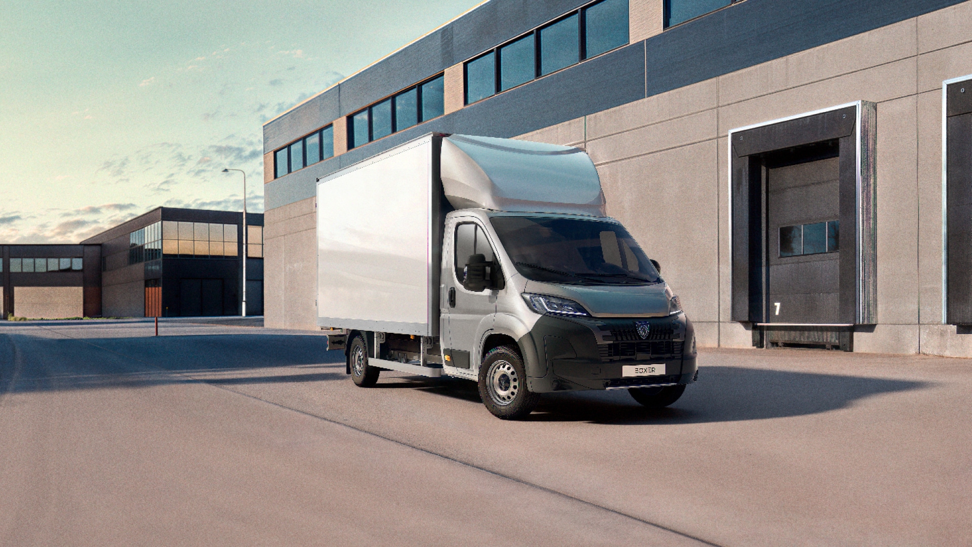 PEUGEOT Boxer Leichtbaukoffer – Frontansicht